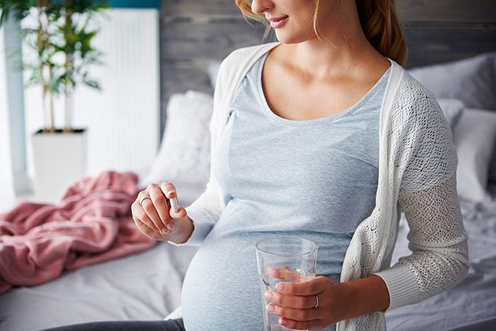 Por qué es importante tomar ácido fólico durante el embarazo